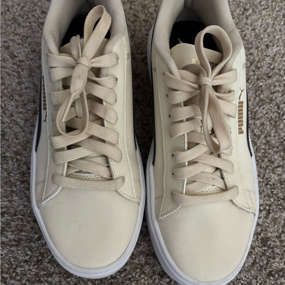 Puma Cream and Black Sneakers - Picture 2 of 6